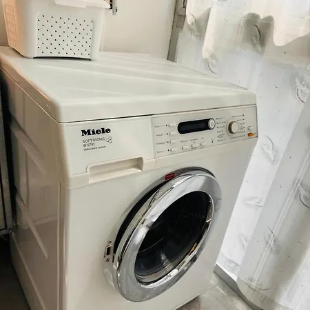 شقة R&g House - Moderno Vicino Metropolitana - Modern Close To The Metro