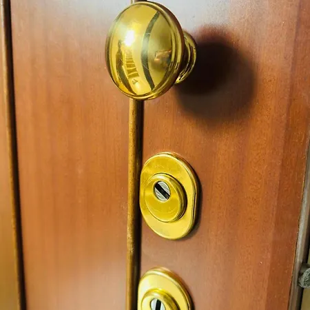 R&g House - Moderno Vicino Metropolitana - Modern Close To The Metro *