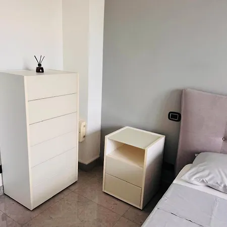 R&g House - Moderno Vicino Metropolitana - Modern Close To The Metro تورينو