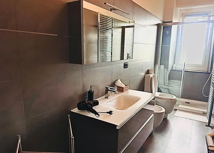 R&g House - Moderno Vicino Metropolitana - Modern Close To The Metro Daire