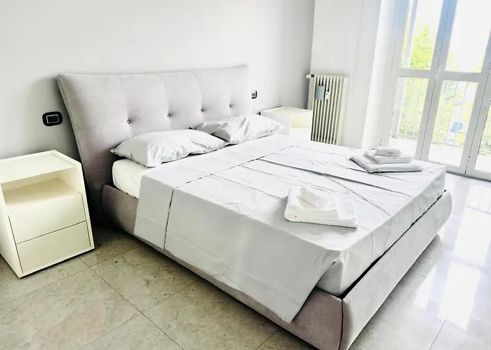 R&g House - Moderno Vicino Metropolitana - Modern Close To The Metro